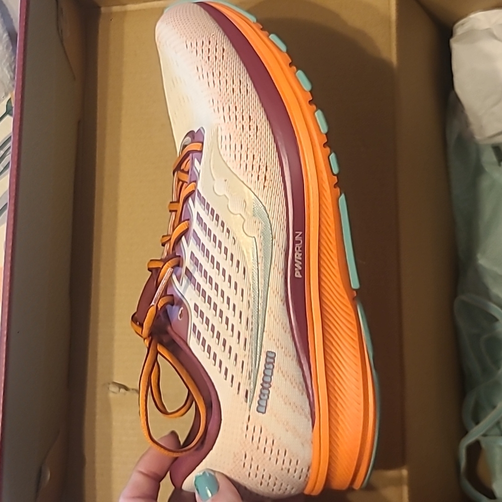 Saucony ride 13 PWRRUN Race & Baste Running Shoes. LIKE NEW!!
